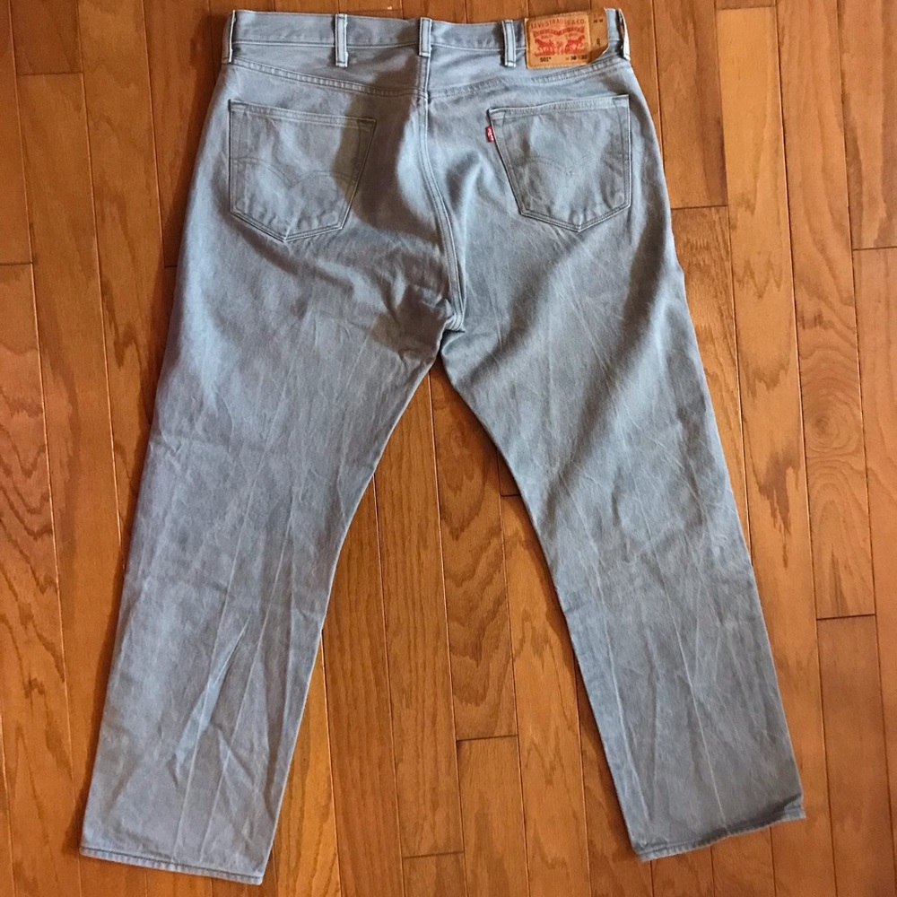 Men’s Faded Light Blue 501 Button 🪰Levi’s Jeans! - Picture 3 of 11